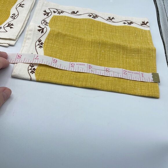 Set of 2 linen VTG leaf pattern mustard napkins. - Picture 6 of 7